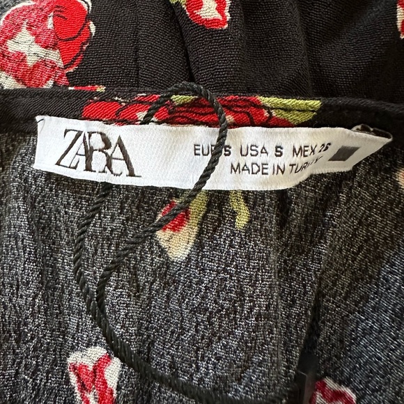 ZARA Women's Floral Crop Top Key-Hole Long Sleeve Zip Red- Black - Picture 3 of 13